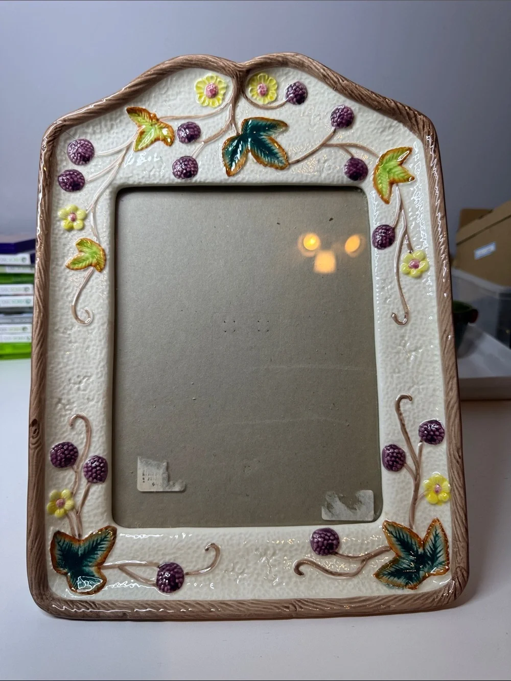 Vintage Terragrafics Ceramic Berry Vine Picture Frame – Large Tabletop Frame
